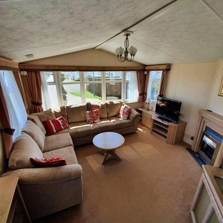 Caravan Chapel Skegness with Decking from March, Skegness Updated