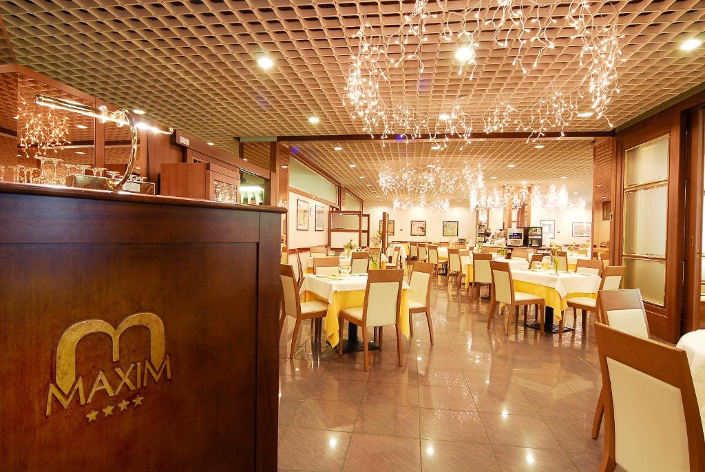 Restaurace v ubytování Hotel Maxim