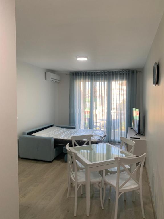 Merville Apartment 5 - Image 10