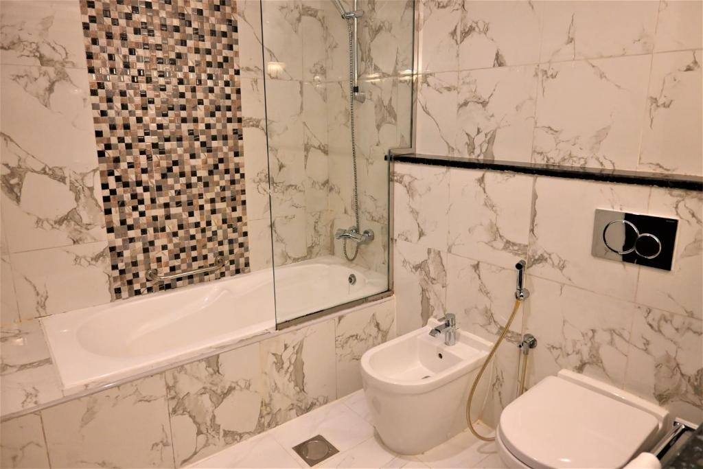 Koupelna v ubytování Crystal Plaza Al Majaz Hotel