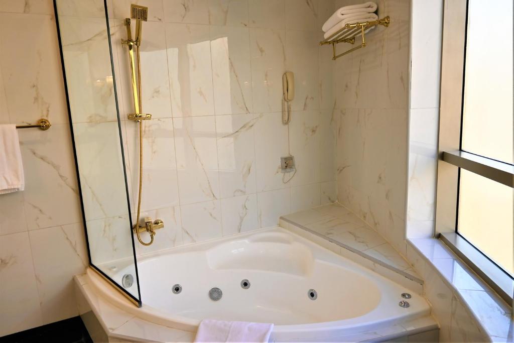 Crystal Plaza Al Majaz Hotel - Resim 32