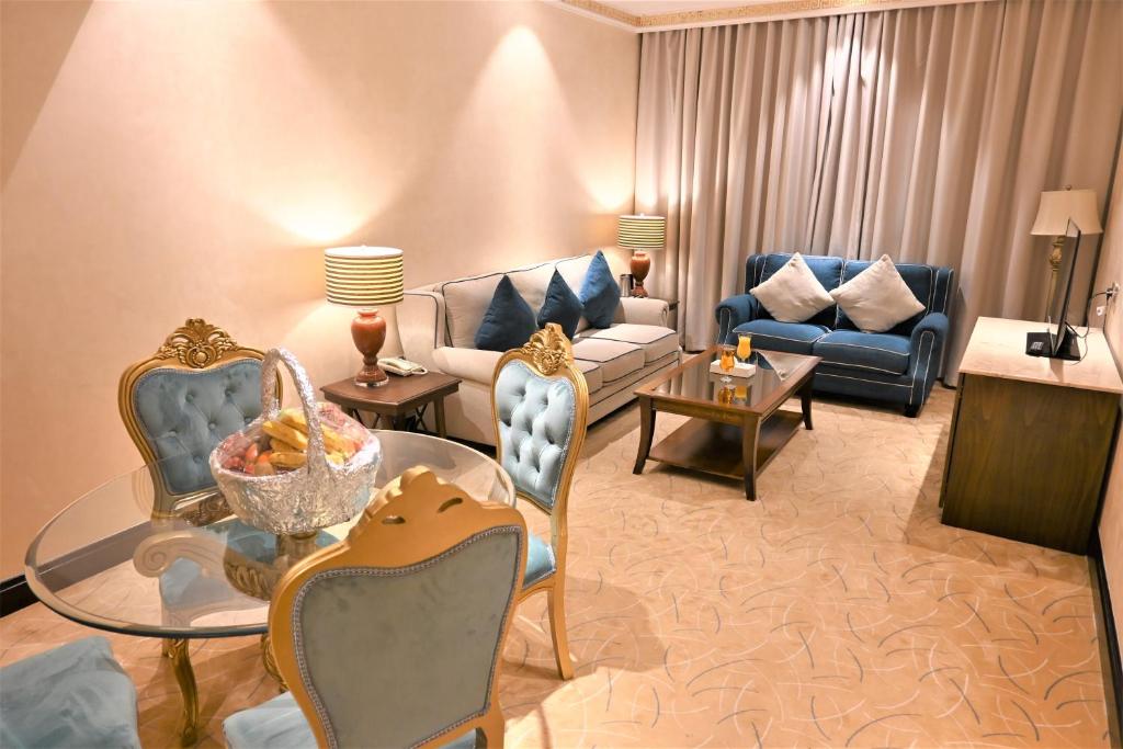 Posezení v ubytování Crystal Plaza Al Majaz Hotel