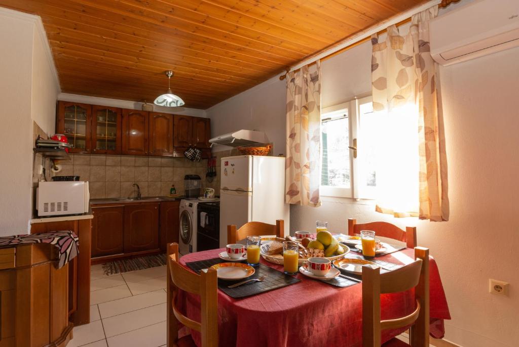 Kuchyň nebo kuchyňský kout v ubytování Serenity House