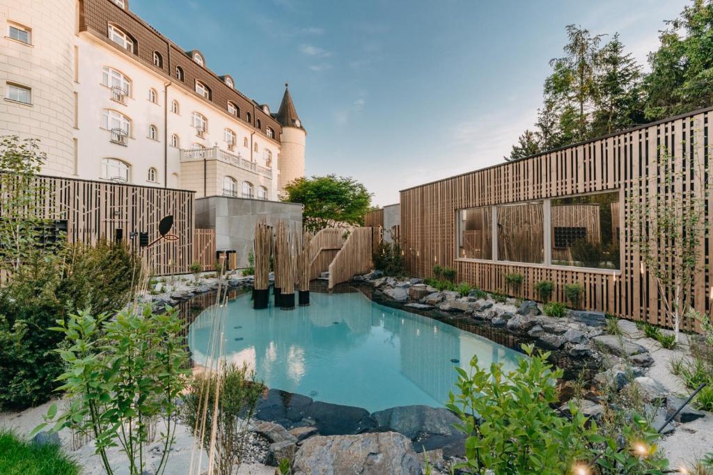 Bazén v ubytování Hotel SEN nebo v jeho okolí