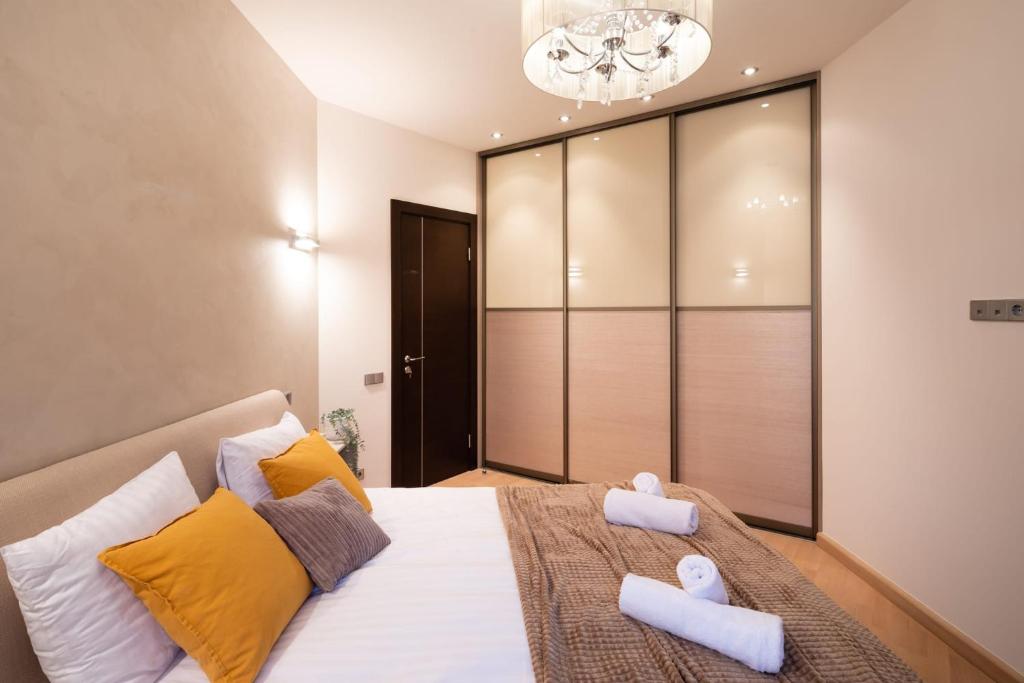 Old Riga Two Bedroom Apartment With 2 Bathrooms