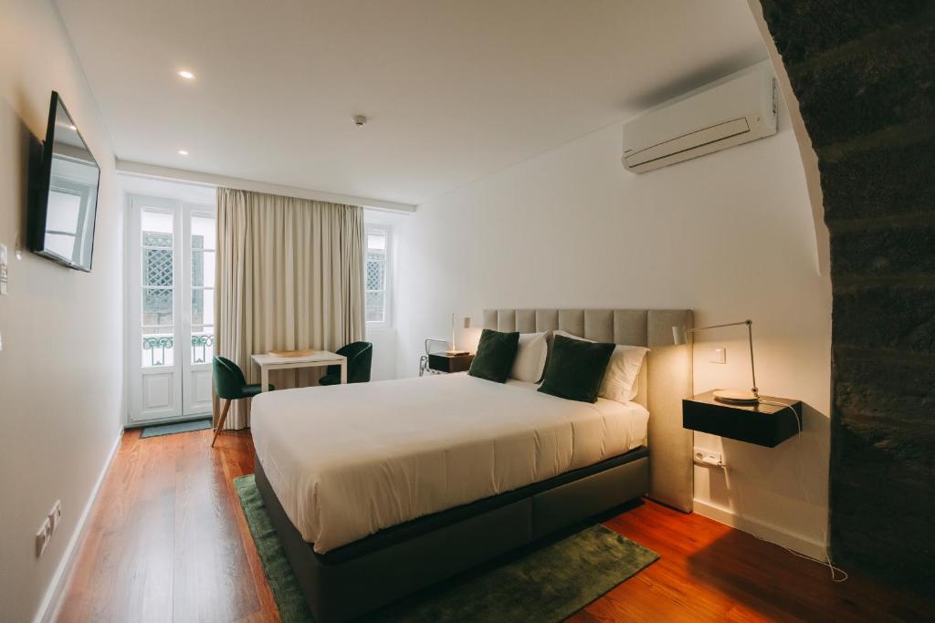 Azores Inn - Family Suites - 1