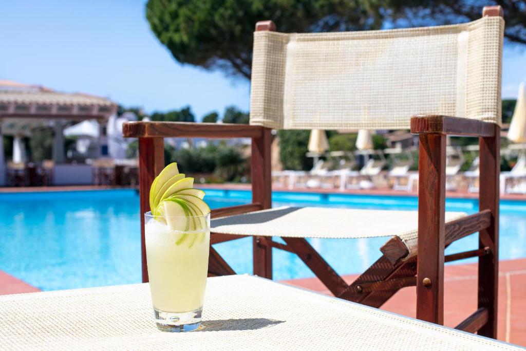 Bazén v ubytovaní Club Hotel Cormorano alebo v jeho blízkosti