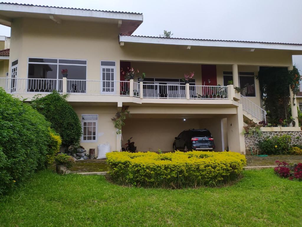 Villa Fiedo with Mountain View