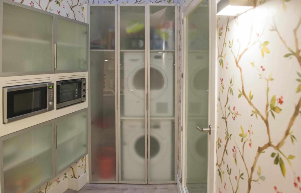 Apartamentos Abadía by Toledo AP photo