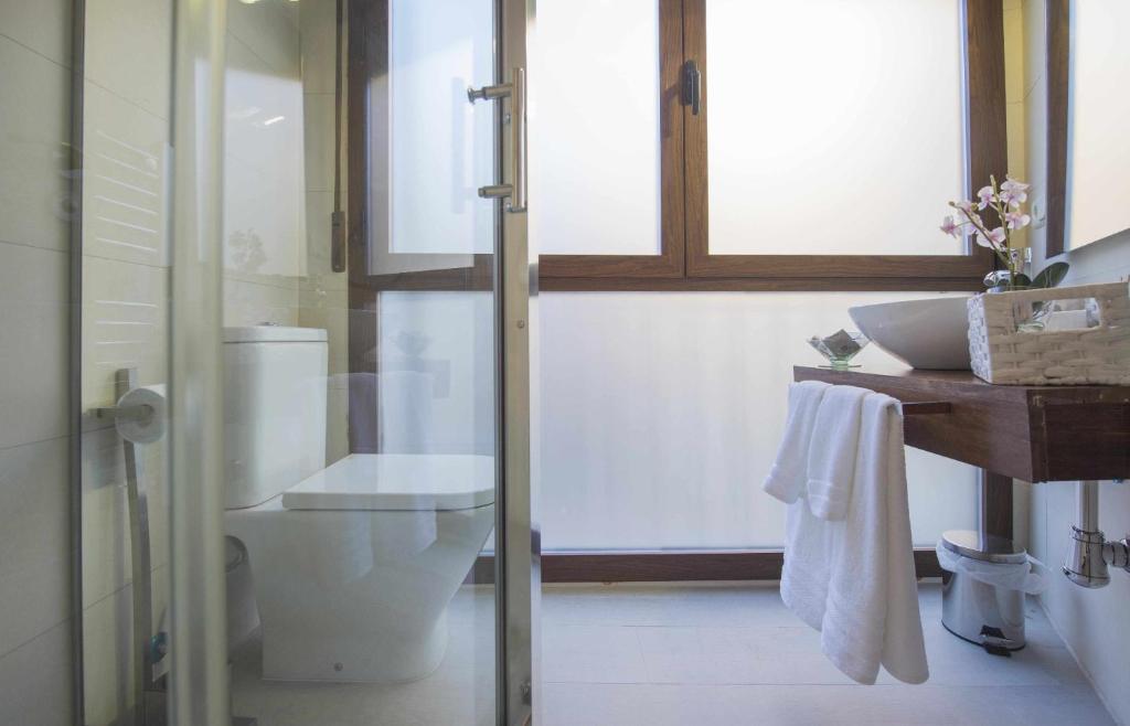 Apartamentos Abadía by Toledo AP photo