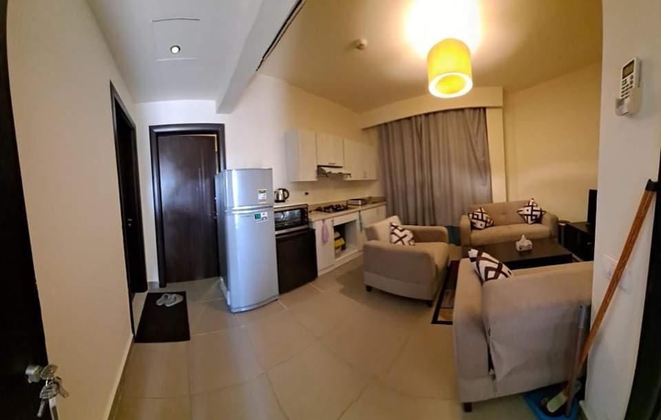 Kuchyň nebo kuchyňský kout v ubytování شالية مجهز بالكامل موسي كوست Fully Equipped Chalet Mosa Coast