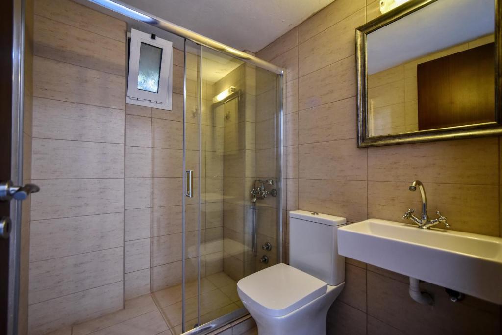 Koupelna v ubytování Iraklis Apartments