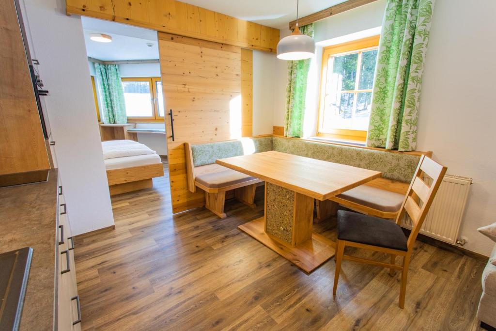 Postel nebo postele na pokoji v ubytování Landhaus Kirchgasser