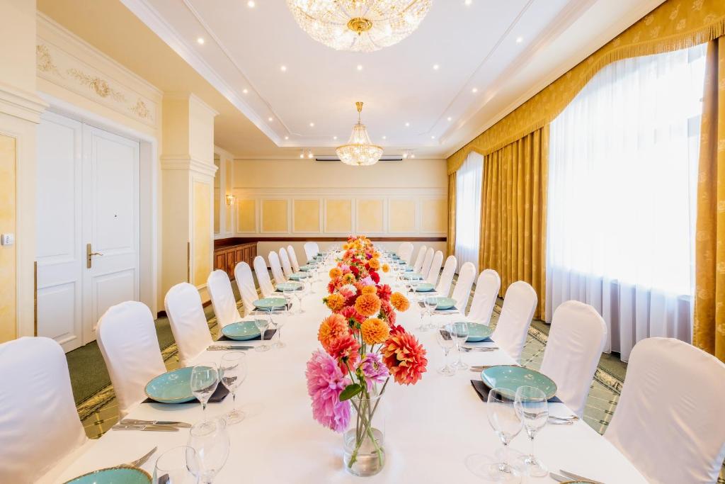 Posedenie v ubytovaní Hotel Polonia Palace