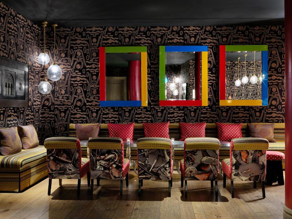 Posezení v ubytování The Soho Hotel, Firmdale Hotels