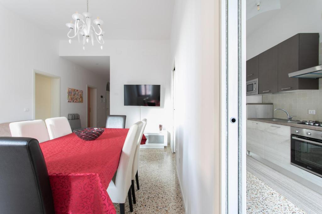 Canaletto Apartments - 12