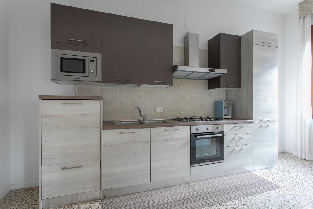 Canaletto Apartments - 11