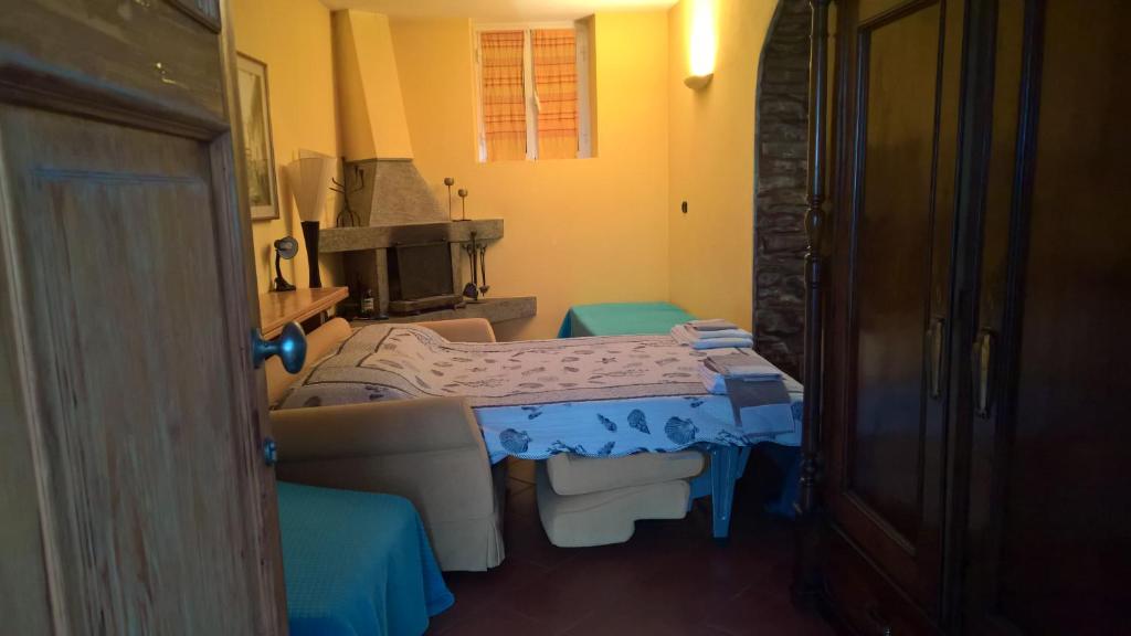 Posteľ alebo postele v izbe v ubytovaní SESTRI Villa Vignolo with POOL