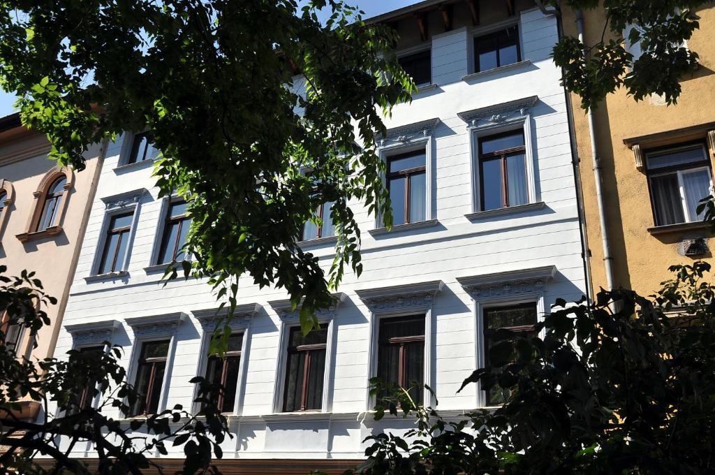 Budova, kde se aparthotel nachází