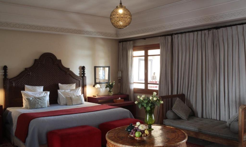 Postel nebo postele na pokoji v ubytování Le Riad Villa Blanche
