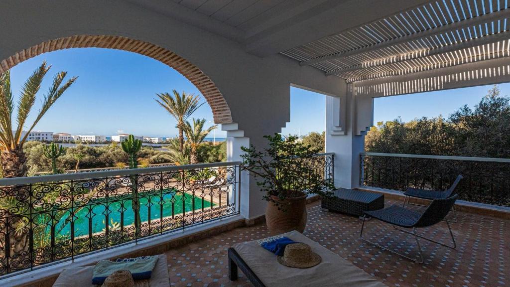 Bazén v ubytování Le Riad Villa Blanche nebo v jeho okolí