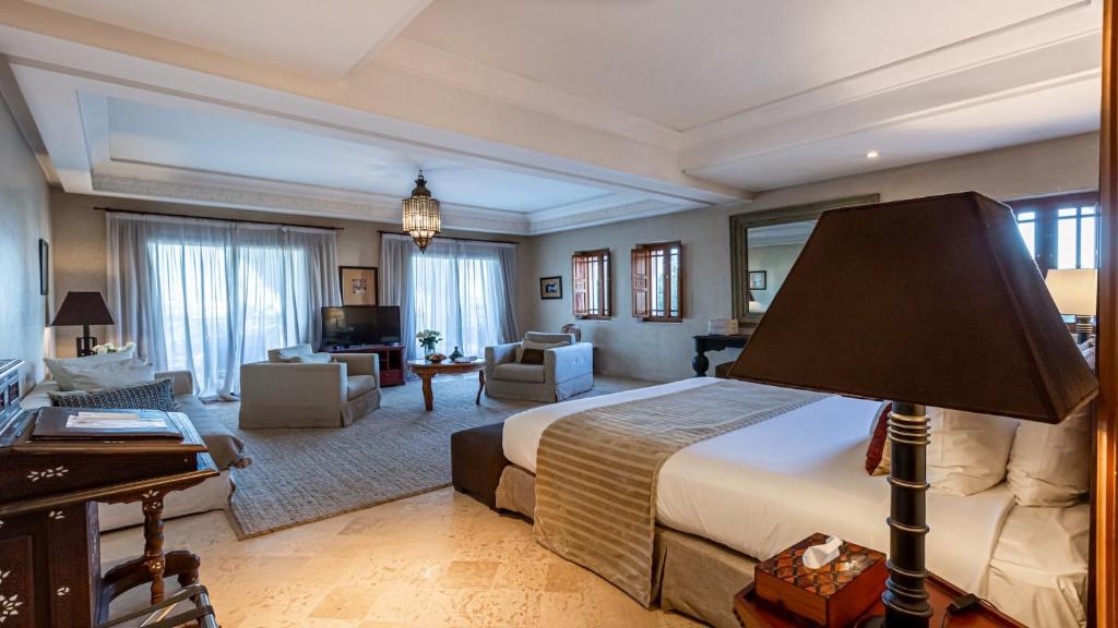 Postel nebo postele na pokoji v ubytování Le Riad Villa Blanche