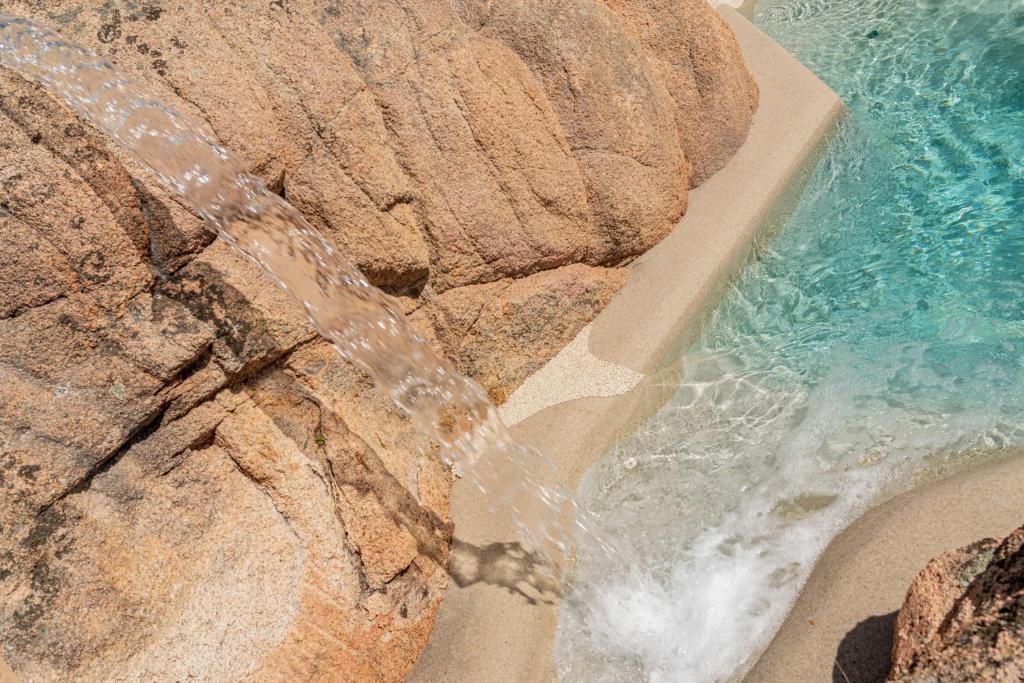 Bazén v ubytovaní Costa Paradiso Resort alebo v jeho blízkosti