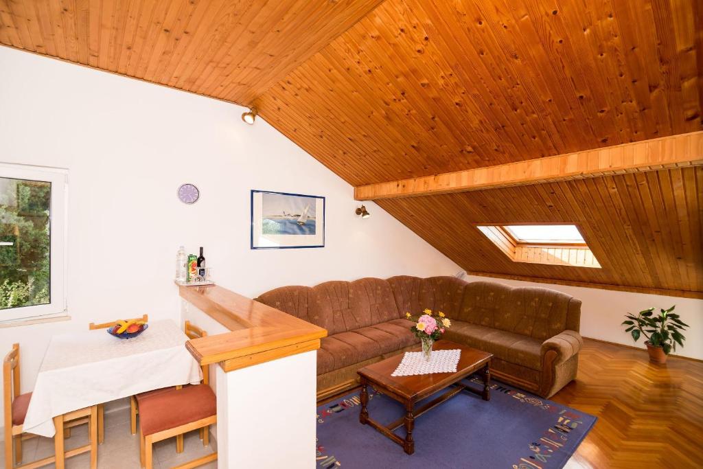 Posedenie v ubytovaní Apartment Srđ