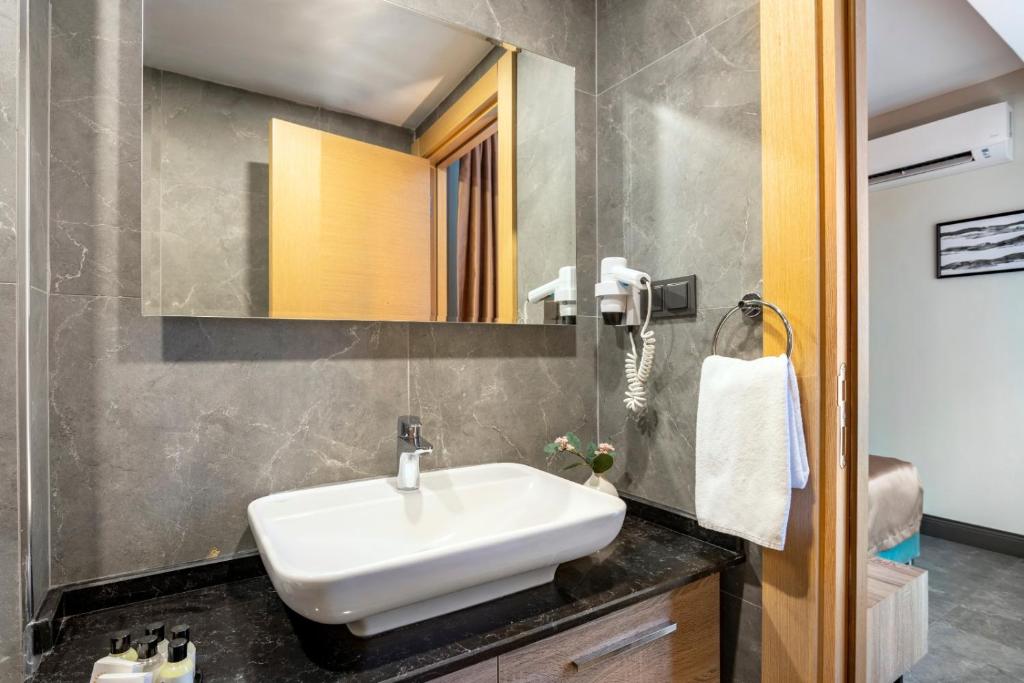 RODINN Park Hotel - 5