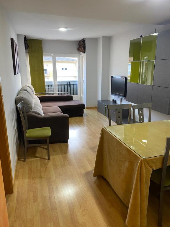 Ideal Familia, Armilla – Updated 2022 Prices