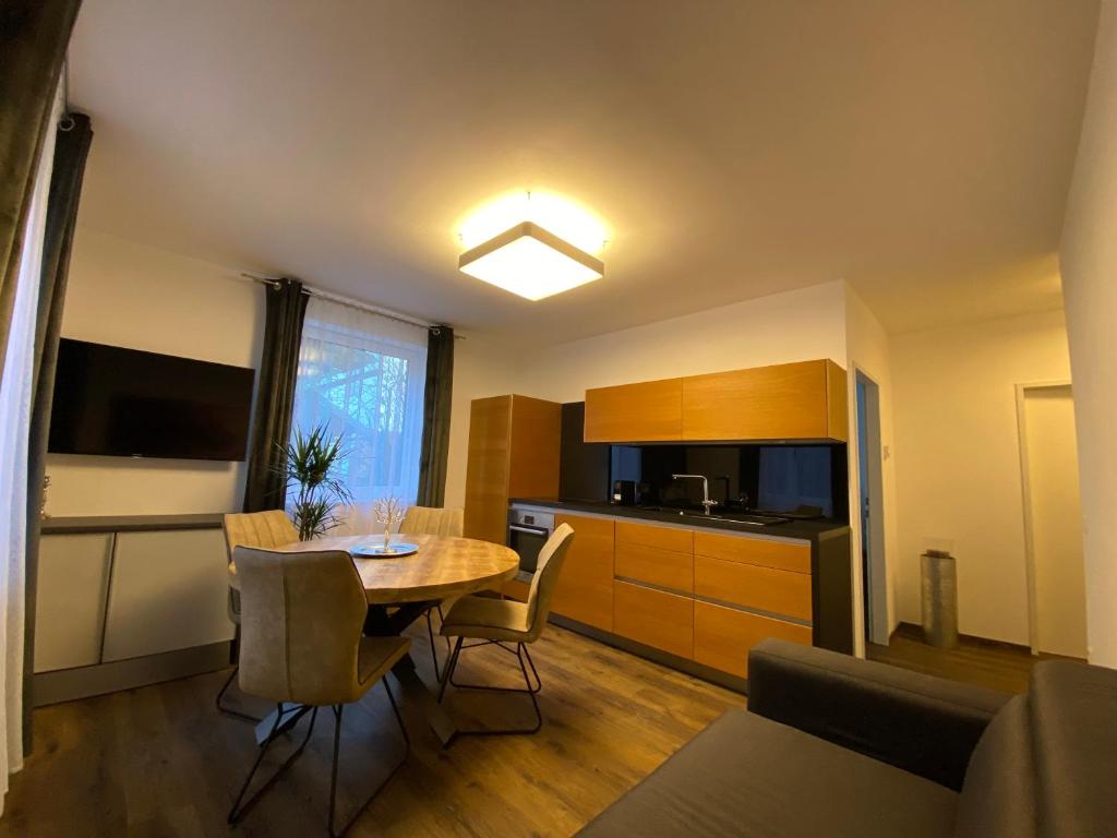 Kuchyň nebo kuchyňský kout v ubytování Living8-Appartements