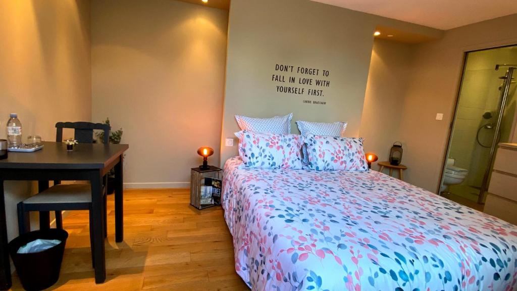 Postel nebo postele na pokoji v ubytování Au 10 Bed & Breakfast