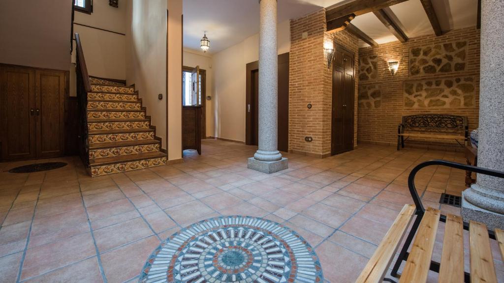 Lobbyn eller receptionsområdet på La Casa de Aljibillos by Toledo AP