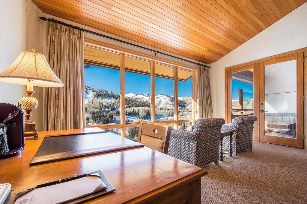 Posezení v ubytování Stein Eriksen Lodge Deer Valley
