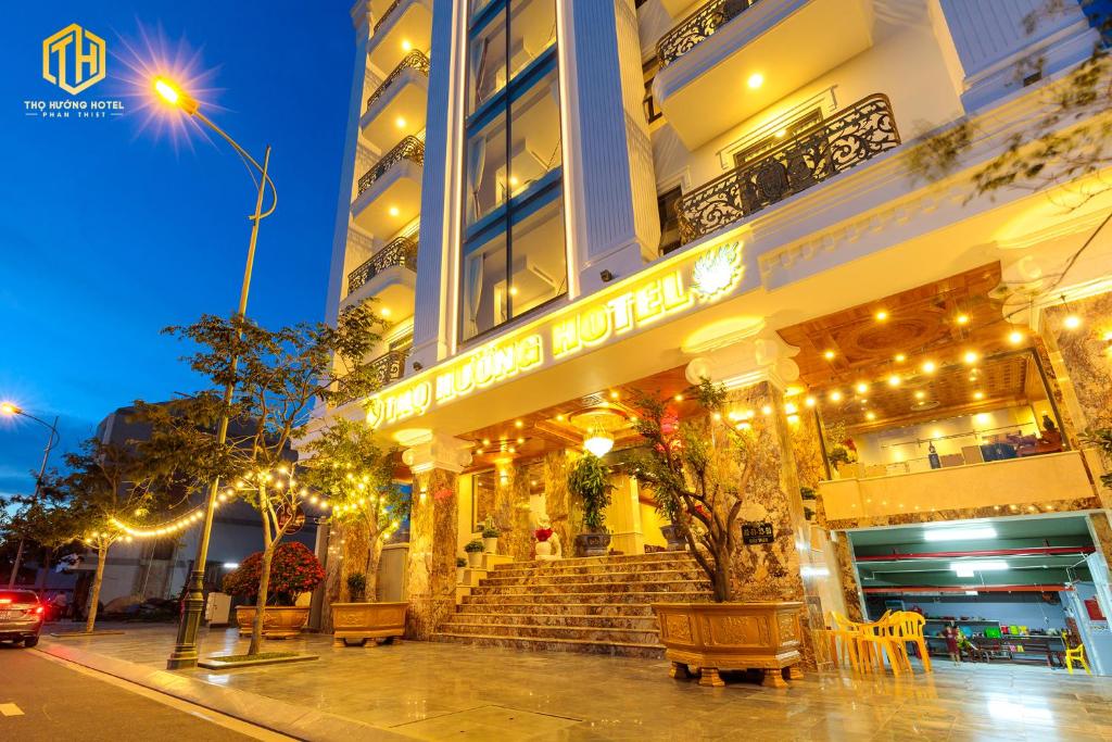 Tòa nhà nơi khách sạn tọa lạc