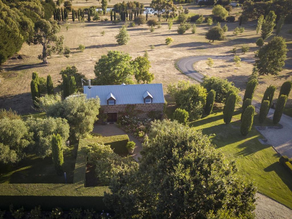 Honeysuckle Barn - Luxe barn in Private Garden