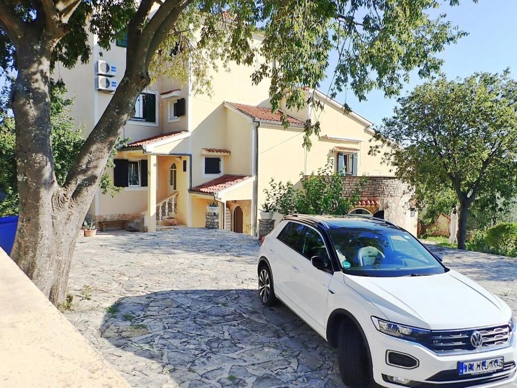 Budynek, w którym mieści się apartament