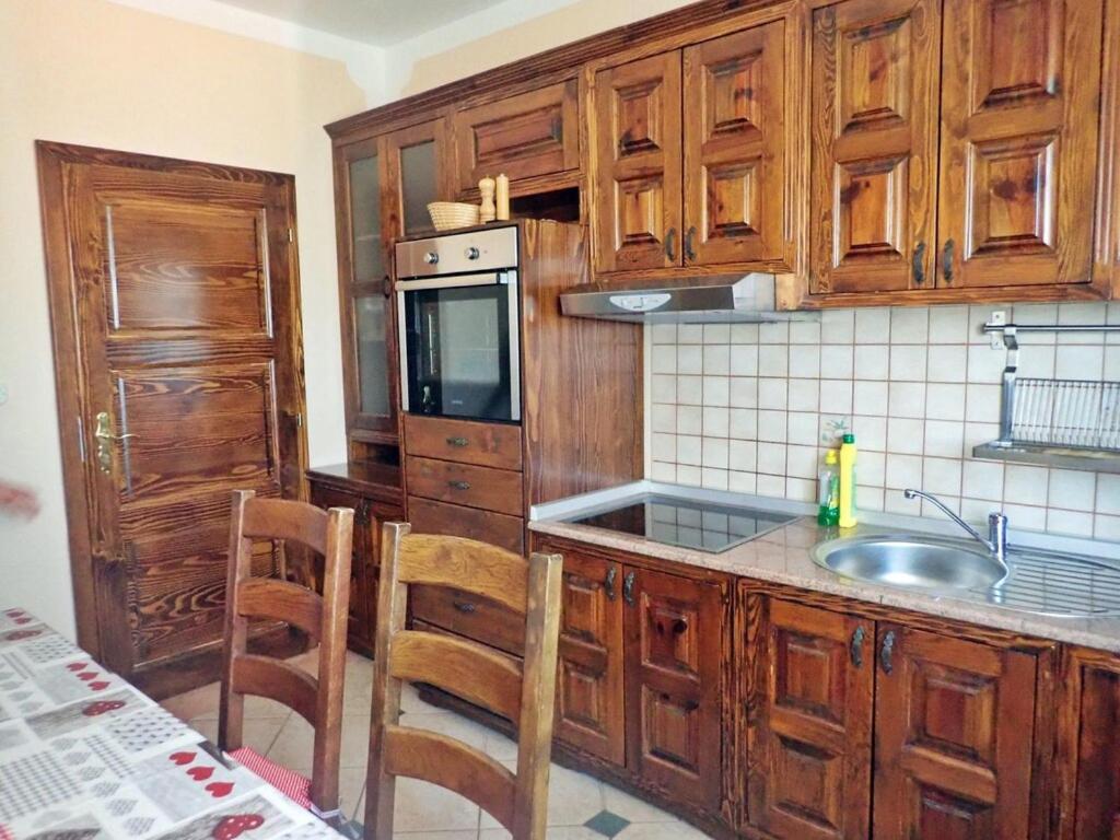 Kuchnia lub aneks kuchenny w obiekcie Villa in Starigrad near Paklenica National Park
