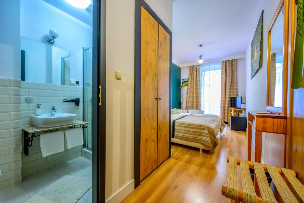 Sowia Dolina - Góry Sowie - Twin Room With Balcony