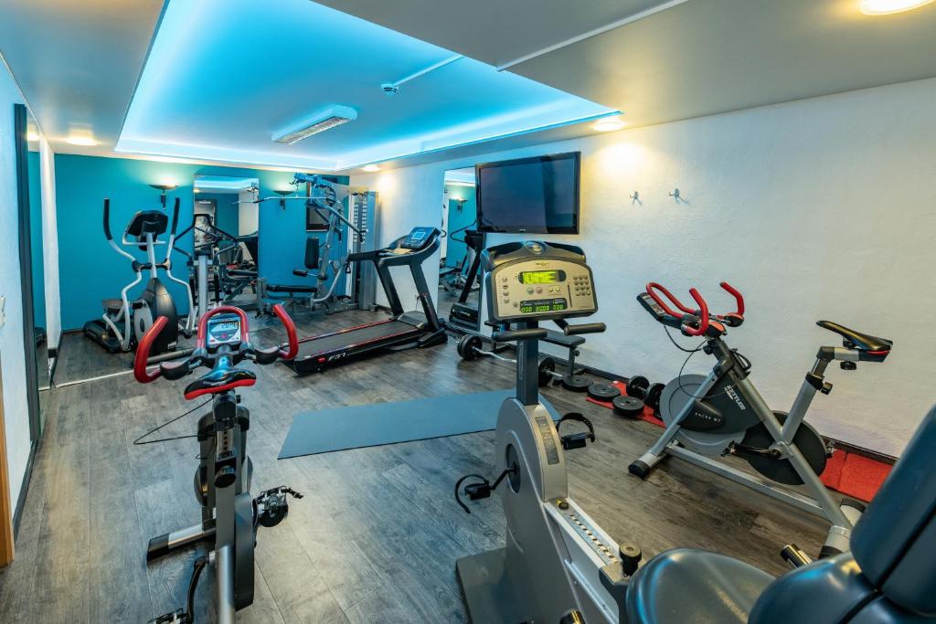 Fitness centrum a/nebo fitness zařízení v ubytování Göbel's Seehotel Diemelsee