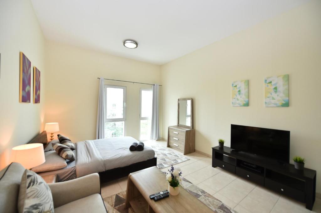 Stylish Studio Vacation Home near Metro – JHN