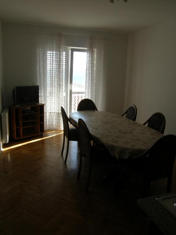 TV a/nebo společenská místnost v ubytování Apartments IVAN in Duce (900)