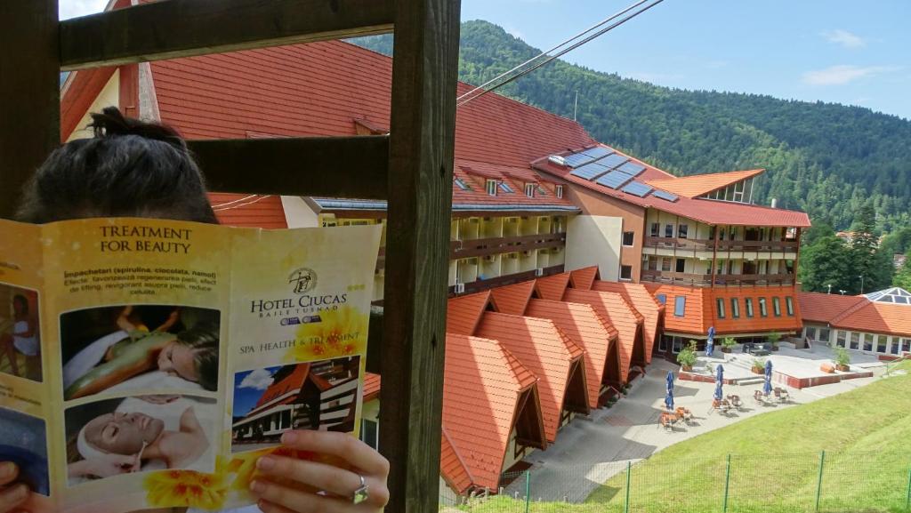 Nespecifikovaný výhled na hory nebo výhled na hory při pohledu z hotelu