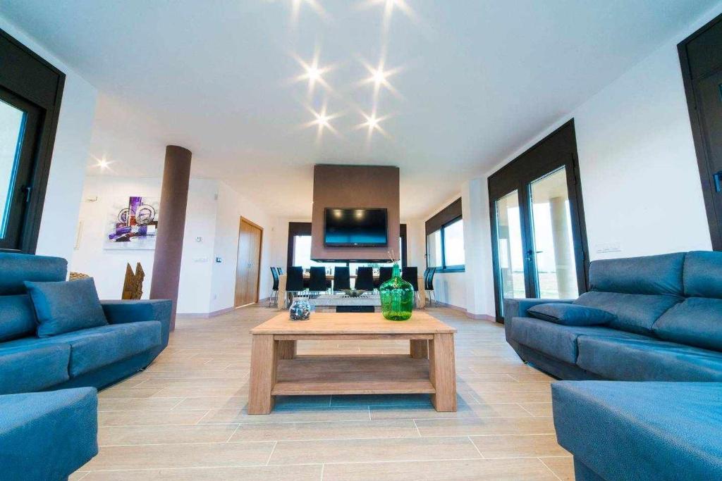 Villa de vacaciones con encanto El Serrat - Huis Met Vijf Slaapkamers