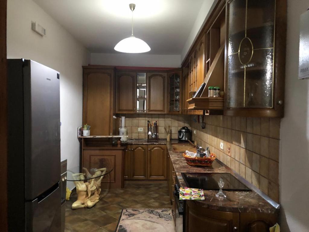 Kris's apartment - Image 4