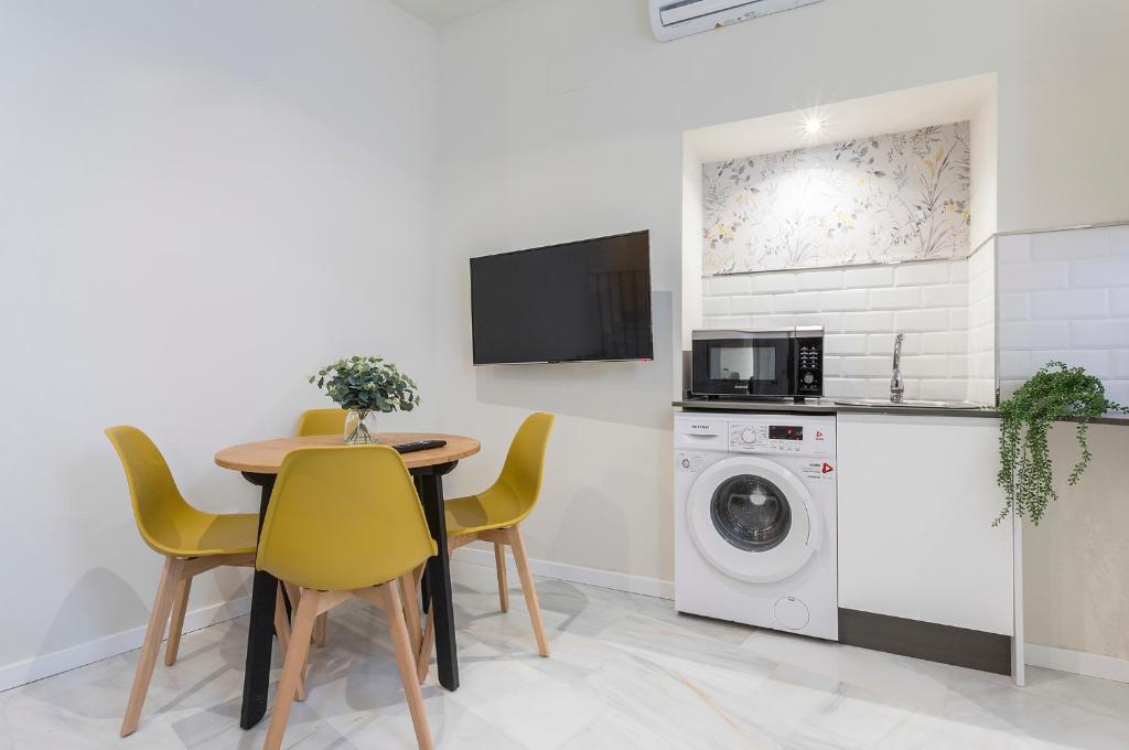 Kuchyňa alebo kuchynka v ubytovaní LaLa Suites Corredera Centro