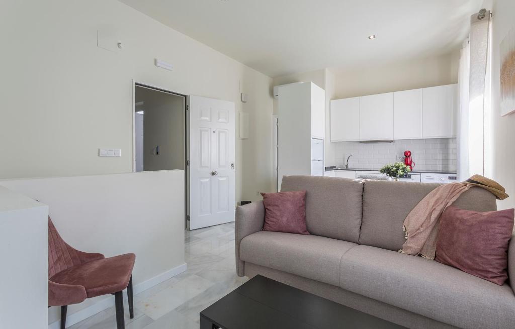 Kuchyňa alebo kuchynka v ubytovaní LaLa Suites Corredera Centro