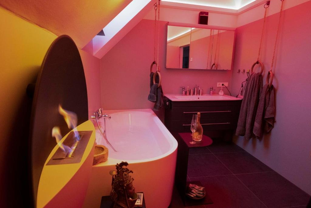 Koupelna v ubytování Dachgeschoss Designer-Loft Arlberg - Montafon