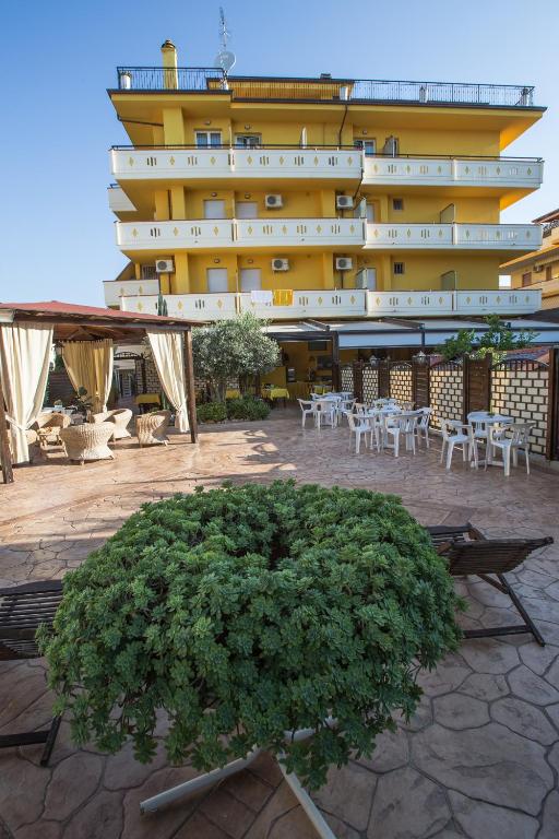 Budova, kde se hotel nachází
