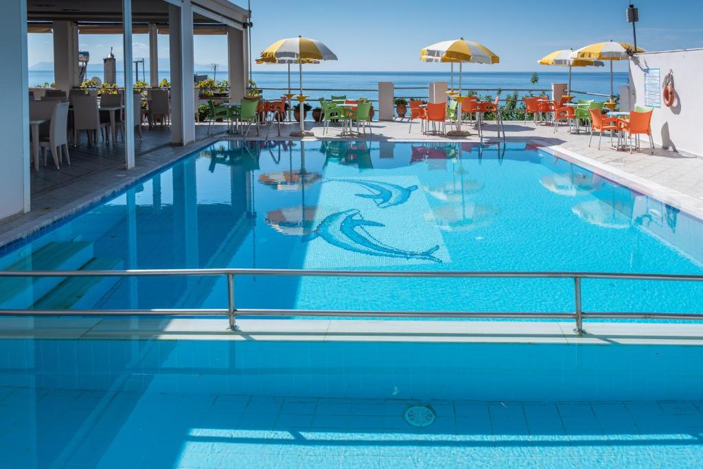 Bazén v ubytování Hotel Dimitra nebo v jeho okolí